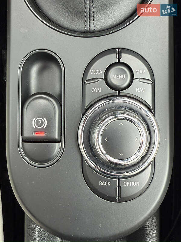 Хэтчбек MINI Cooper 2023 в Черновцах