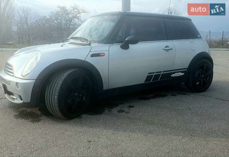 Хэтчбек MINI Cooper 2004 в Одессе