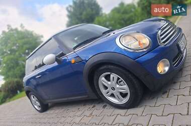 Хэтчбек MINI Cooper 2009 в 
