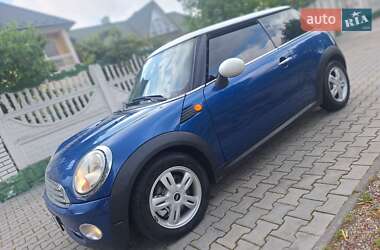 Хэтчбек MINI Cooper 2009 в 