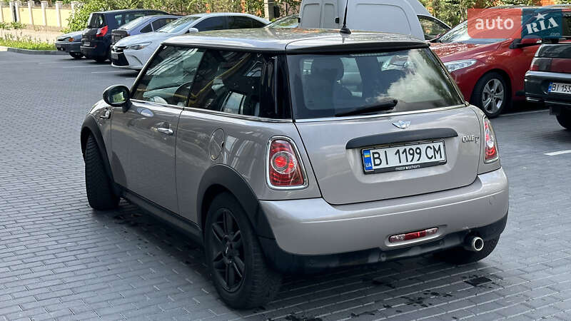 Хэтчбек MINI Cooper 2012 в Полтаве