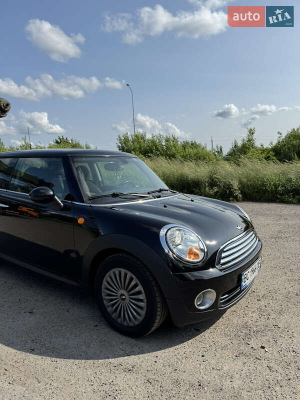 Хэтчбек MINI Cooper 2009 в 