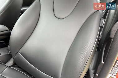 Хэтчбек MINI Cooper 2011 в 