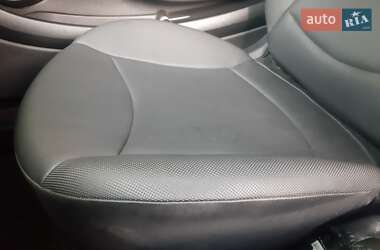 Хэтчбек MINI Cooper 2013 в 