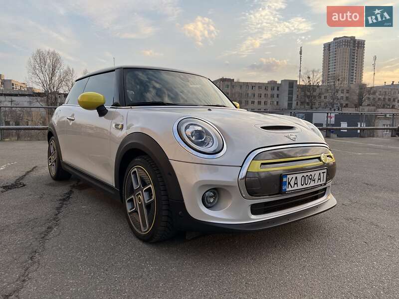 Хэтчбек MINI Cooper 2019 в Киеве