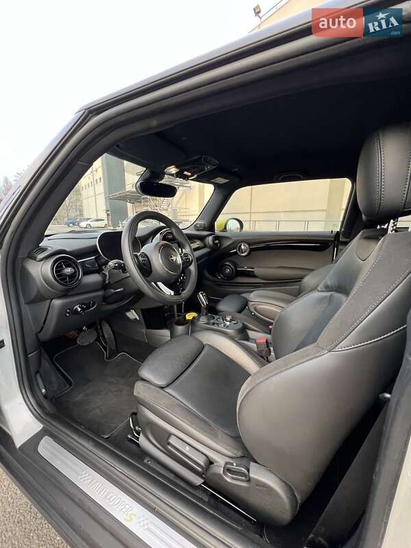 Хэтчбек MINI Cooper 2019 в Киеве