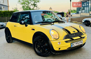 Хэтчбек MINI Cooper 2003 в Ивано-Франковске