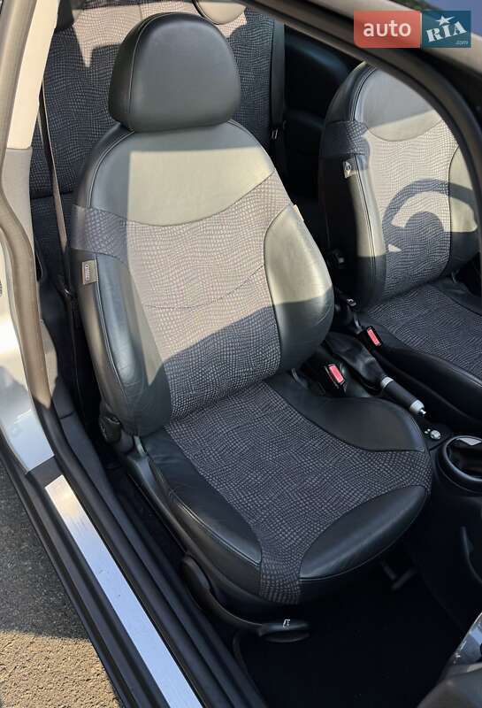 Хэтчбек MINI Cooper 2004 в Киеве фото 17 Хэтчбек MINI Cooper 2004 в Киеве