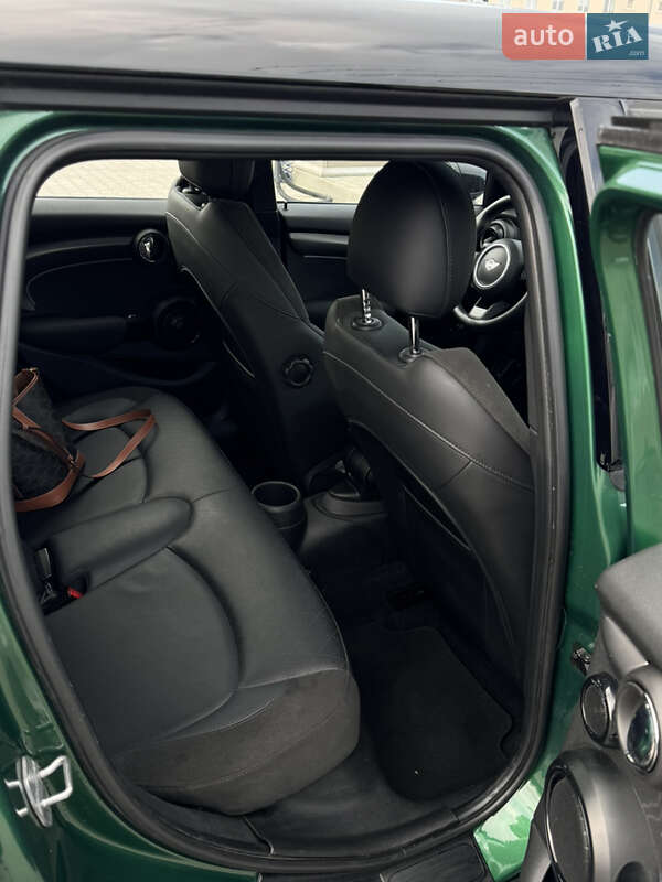 Хэтчбек MINI Cooper 2021 в Киеве