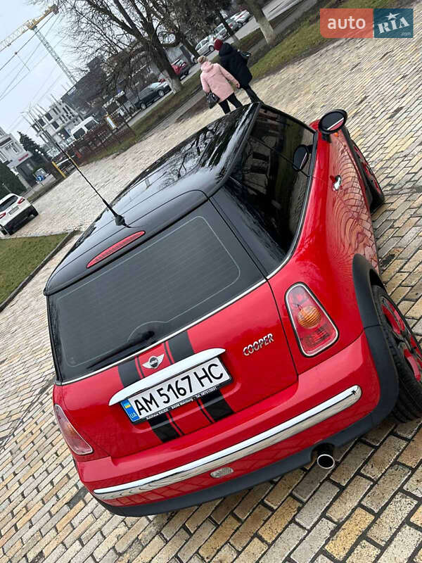 Хэтчбек MINI Cooper 2003 в Белой Церкви