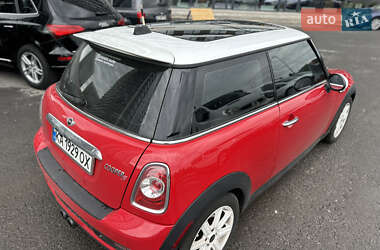 Хэтчбек MINI Cooper 2011 в 