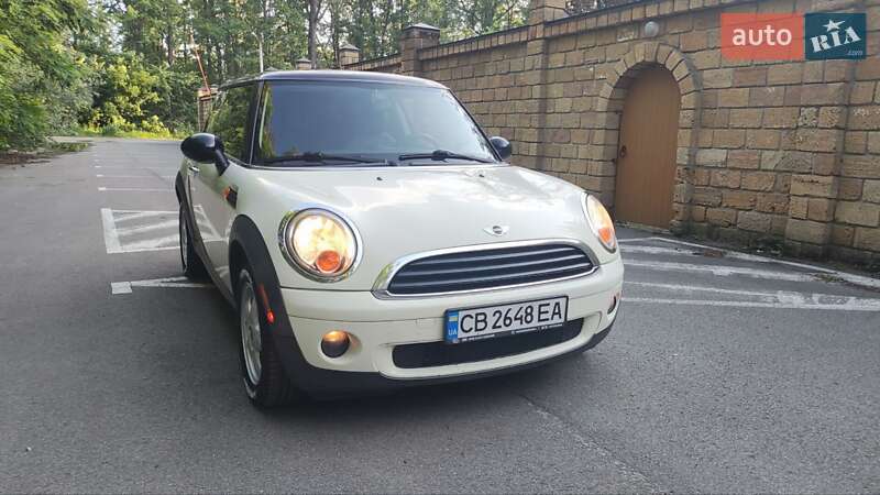 Хэтчбек MINI Cooper 2010 в Киеве