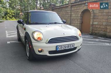 Хэтчбек MINI Cooper 2010 в 