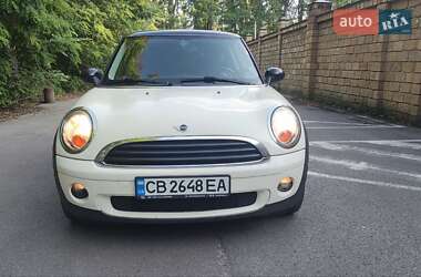 Хэтчбек MINI Cooper 2010 в 
