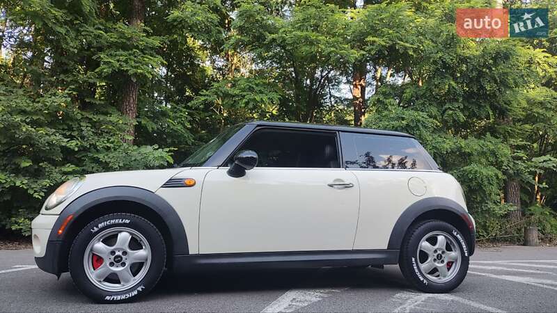 MINI Cooper 2010