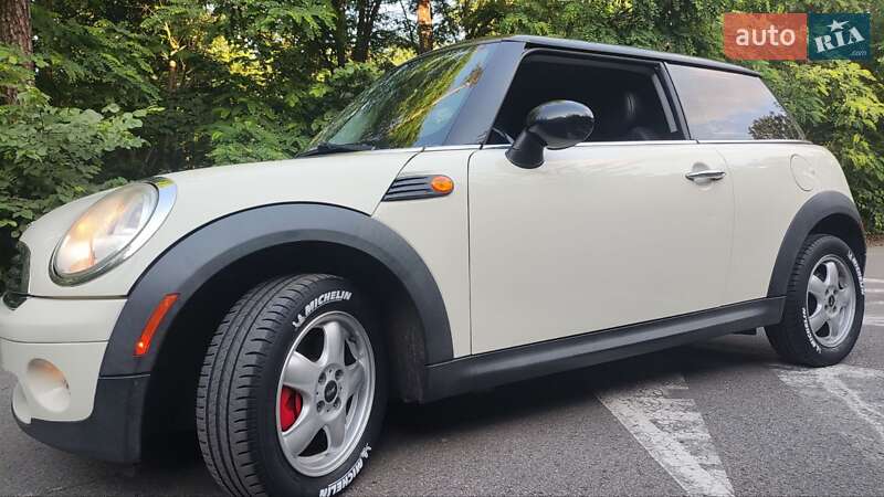 Хэтчбек MINI Cooper 2010 в Киеве