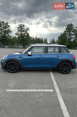 Хэтчбек MINI Cooper 2021 в 