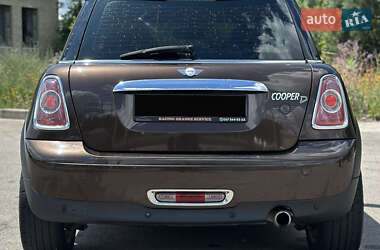 Хэтчбек MINI Cooper 2011 в 