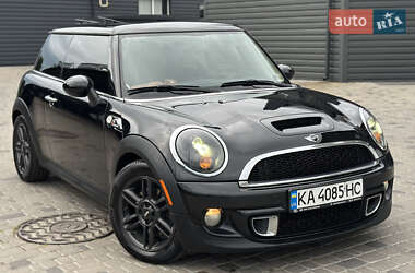 Хэтчбек MINI Cooper 2011 в 