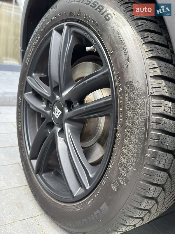 Хэтчбек MINI Cooper 2023 в Черновцах