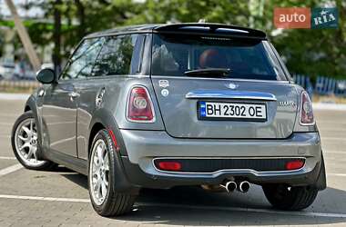 Хэтчбек MINI Cooper 2009 в 