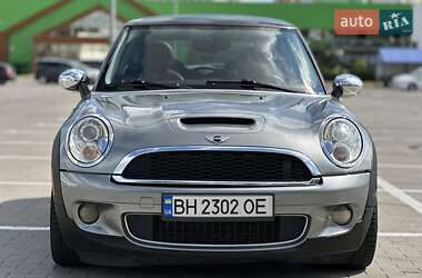 Хэтчбек MINI Cooper 2009 в 