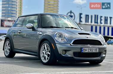 Хэтчбек MINI Cooper 2009 в 