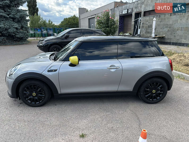 Хэтчбек MINI Cooper 2023 в Черкассах