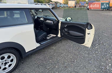 Хэтчбек MINI Cooper 2012 в 