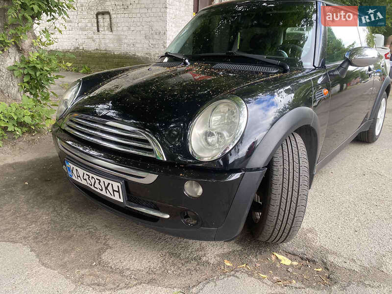 Хэтчбек MINI Cooper 2005 в 