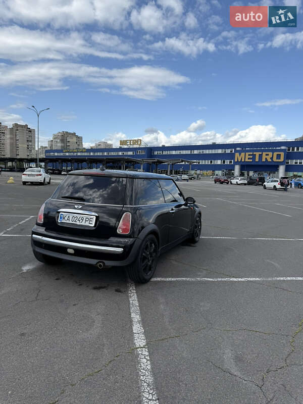 Хэтчбек MINI Cooper 2003 в Киеве