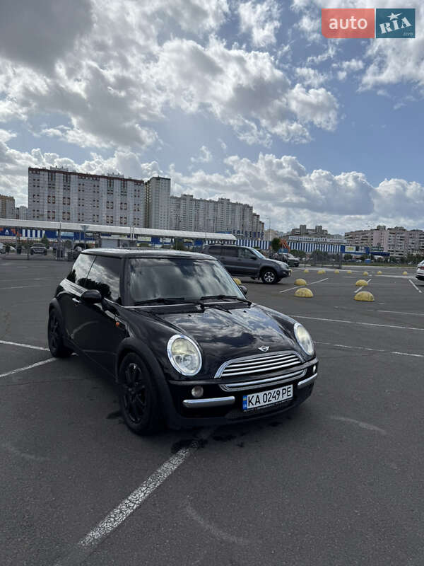 Хэтчбек MINI Cooper 2003 в Киеве