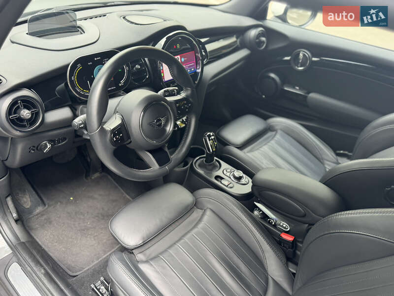 Хэтчбек MINI Cooper 2021 в Киеве