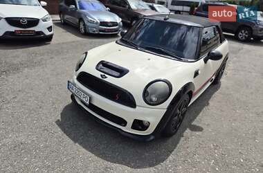 Хэтчбек MINI Cooper 2010 в 