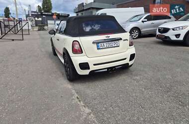 Хэтчбек MINI Cooper 2010 в 