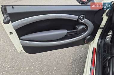 Хэтчбек MINI Cooper 2010 в 