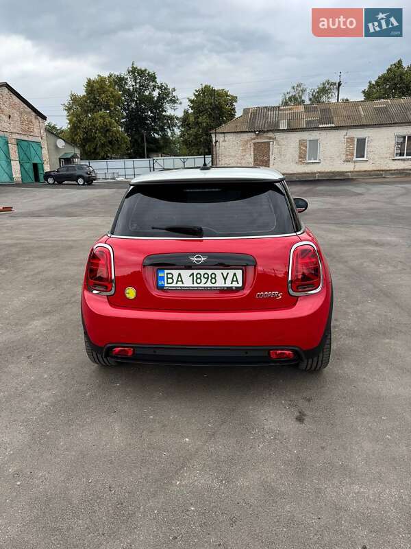 Хэтчбек MINI Cooper 2022 в Кропивницком