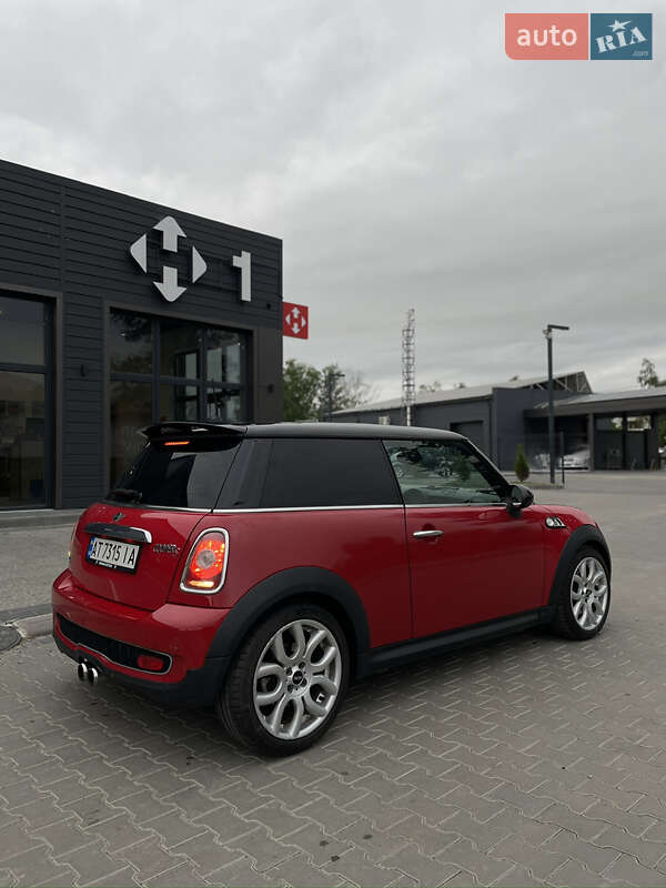 Хэтчбек MINI Cooper 2009 в Ивано-Франковске
