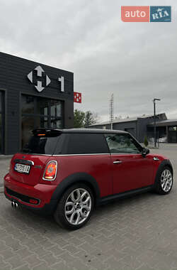 Хэтчбек MINI Cooper 2009 в 