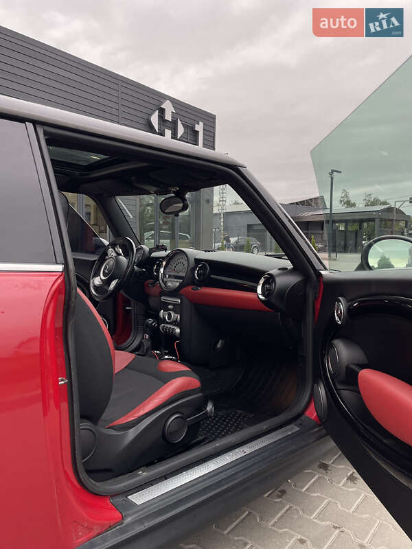 Хэтчбек MINI Cooper 2009 в Ивано-Франковске