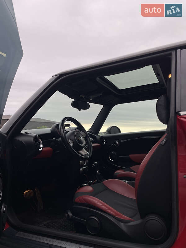 Хэтчбек MINI Cooper 2009 в Ивано-Франковске