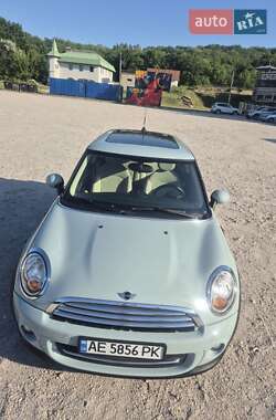 Хэтчбек MINI Cooper 2011 в 