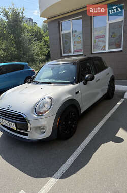 Хэтчбек MINI Cooper 2017 в Вышгороде