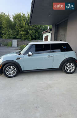 Хэтчбек MINI Cooper 2013 в 