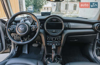 Хэтчбек MINI Cooper 2019 в 