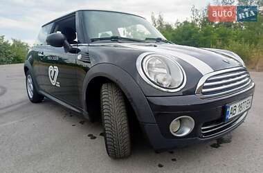 Хэтчбек MINI Cooper 2010 в 