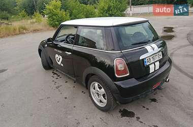 Хэтчбек MINI Cooper 2010 в 