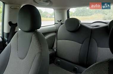 Хэтчбек MINI Cooper 2010 в 