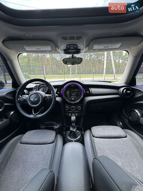 Хетчбек MINI Cooper 2016 в Гостомелі