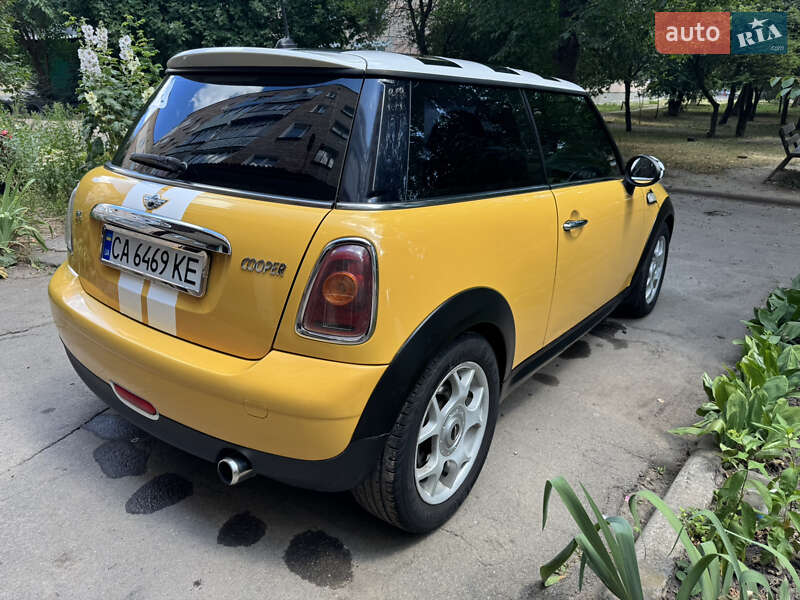 Хэтчбек MINI Cooper 2007 в Звенигородке